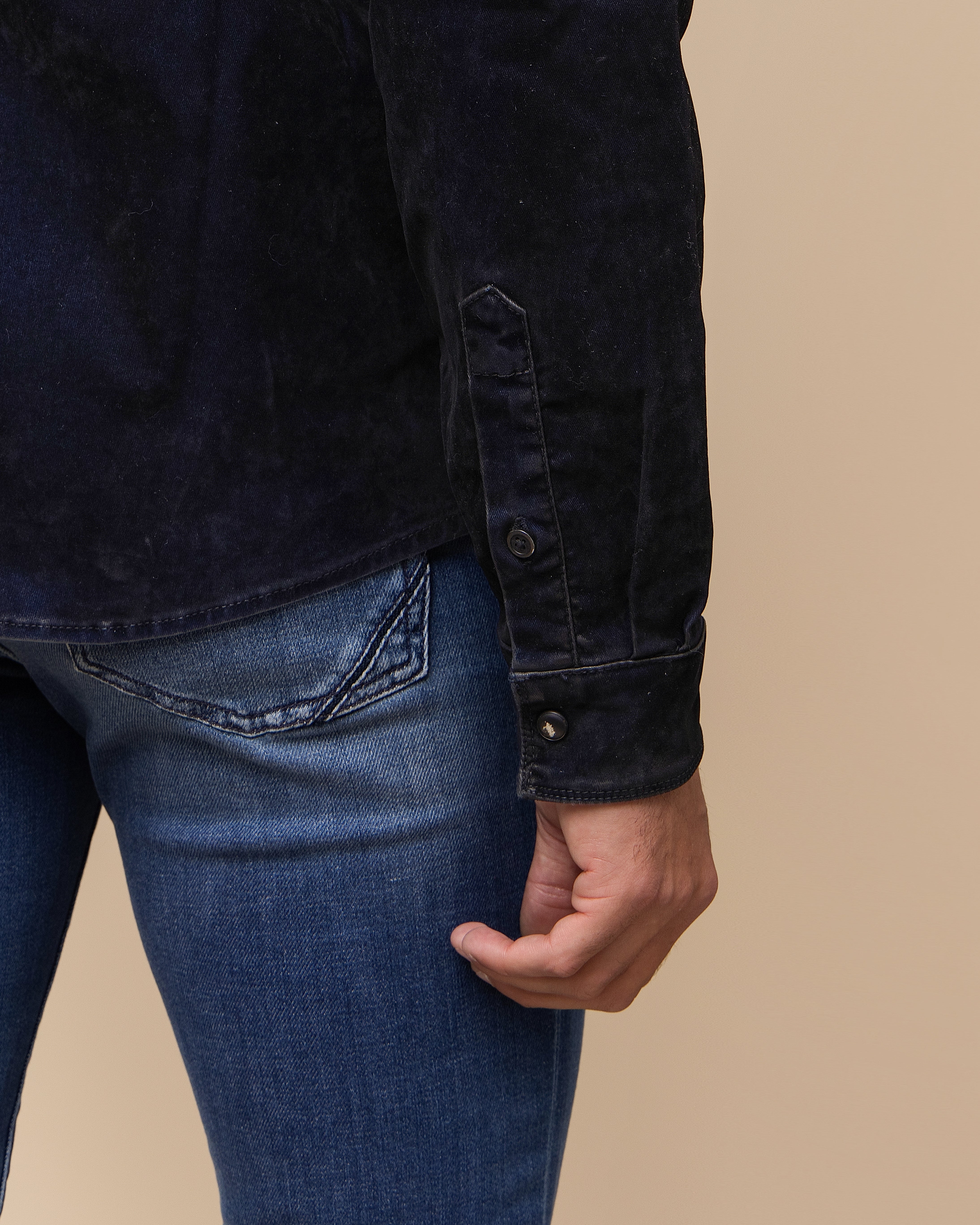 Blue oxford Italian cotton-sateen Western shirt by Teleria Zed for HYDE, distressed wash finish and cuff snap detail