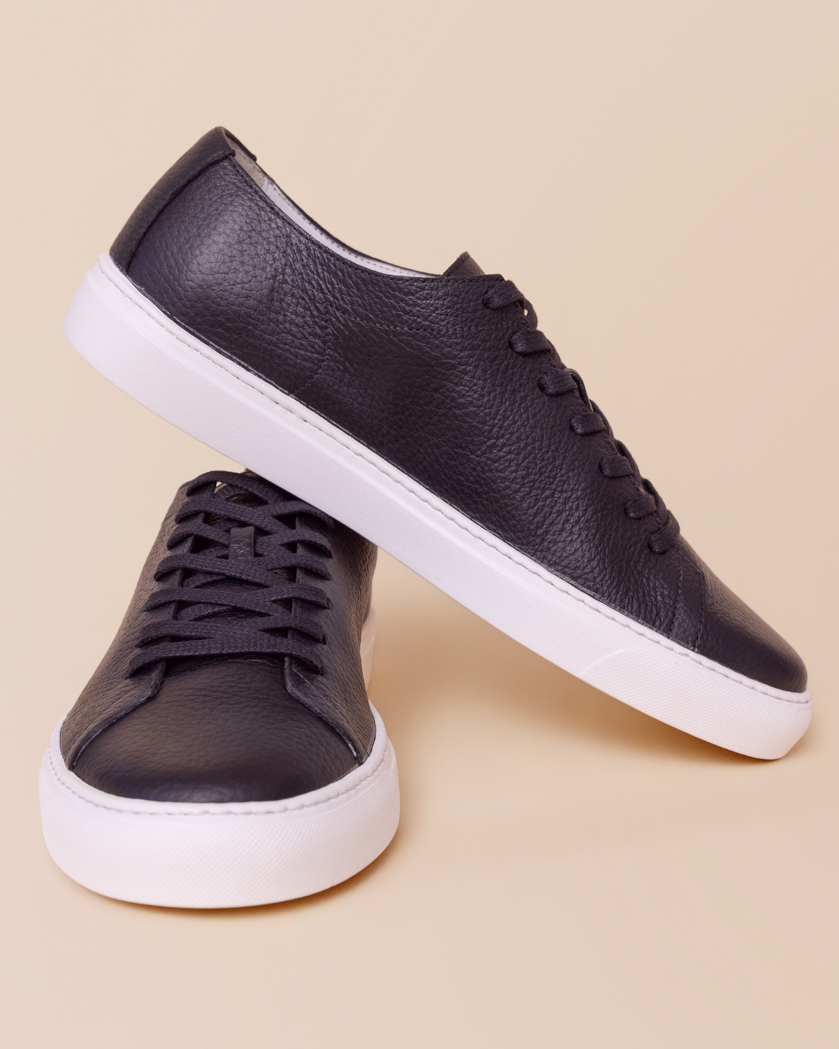 black hammered leather upper