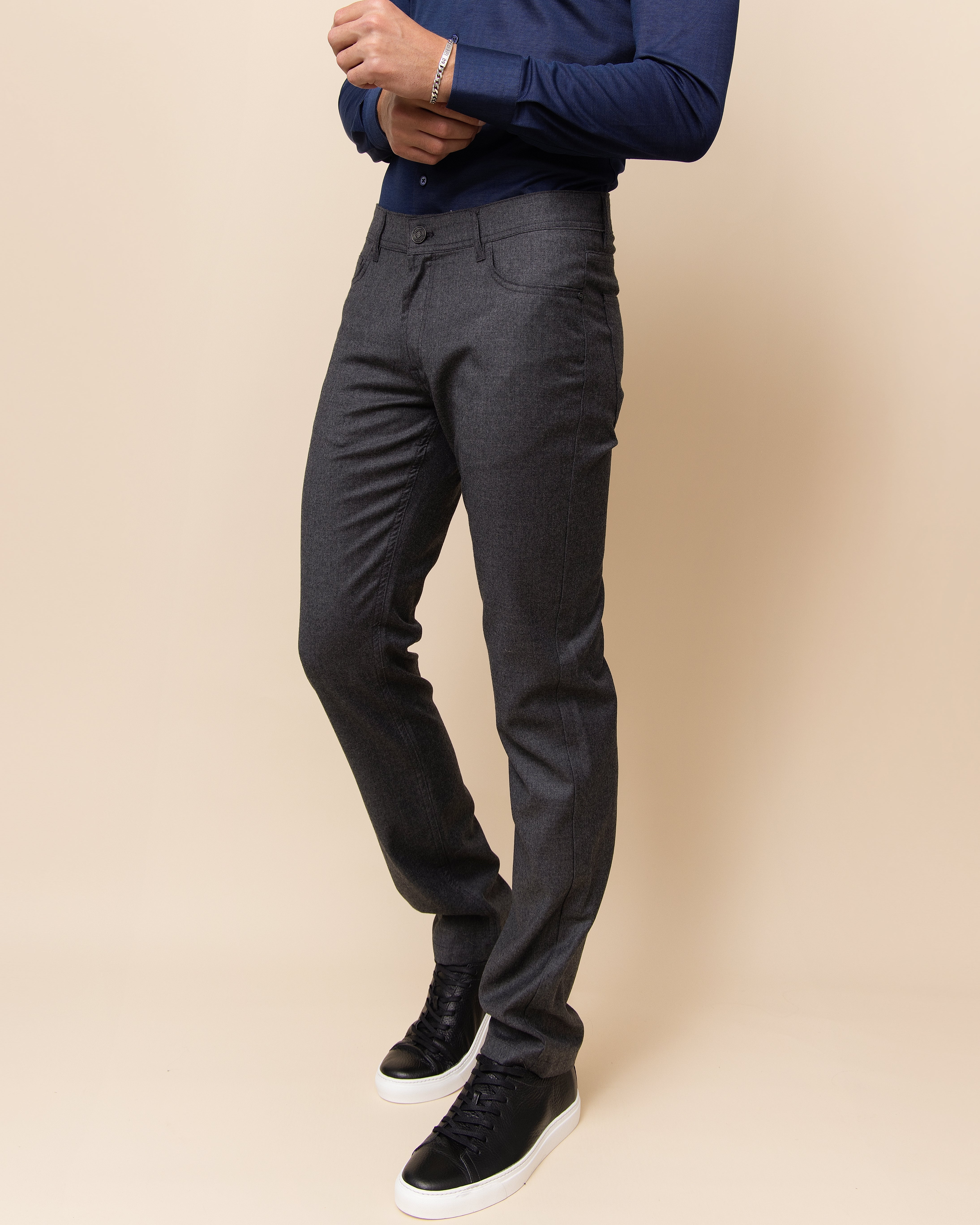 Grey Vitale Barberis Canonico wool five-pocket trouser showing waistband, belt loops and pocket detail, HYDE Mantova