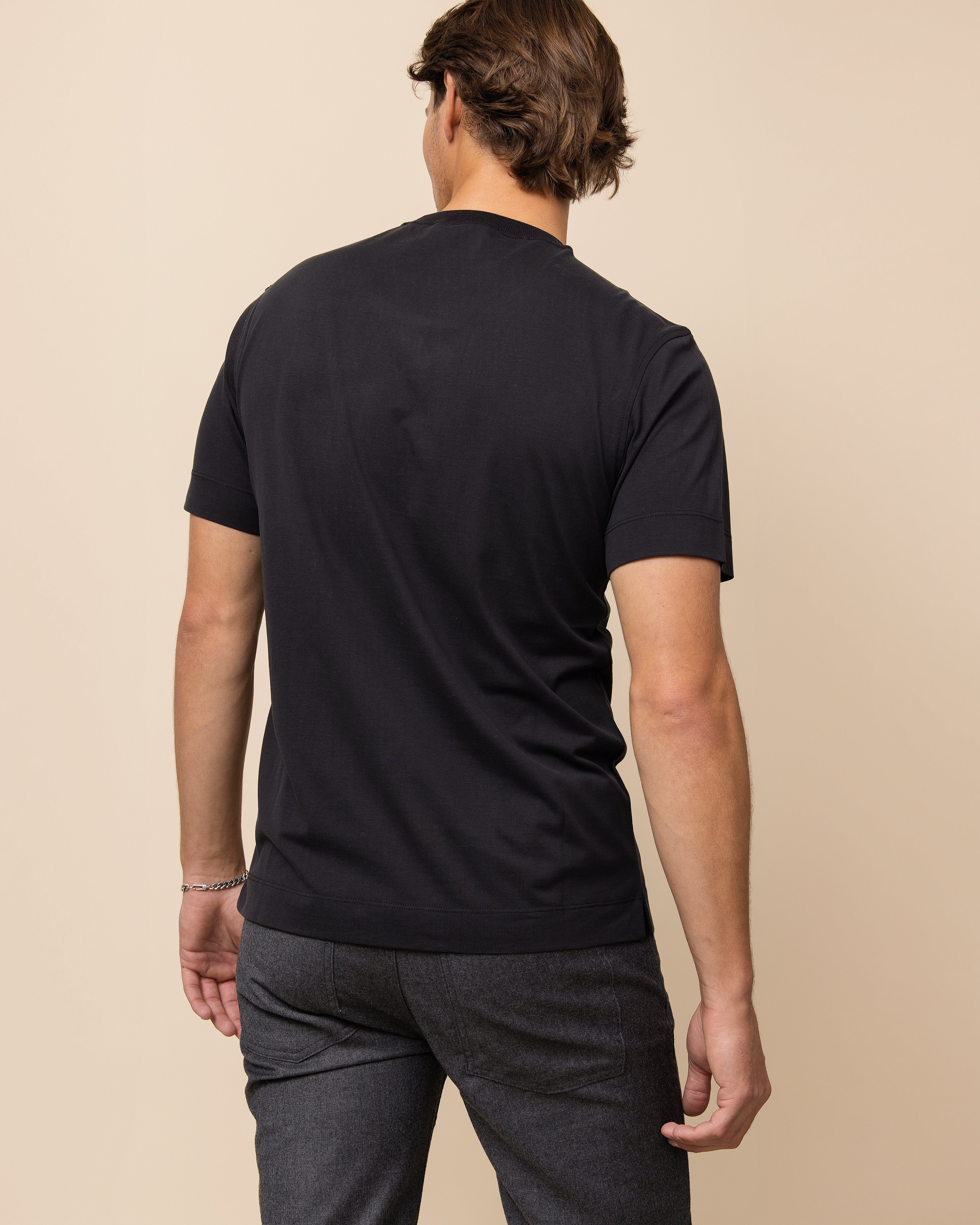 Men's HYDE Milano Tee in Black — modern tailored fit in luxury Italian silk-cotton knit, made in Italy by Emiliano Zapata