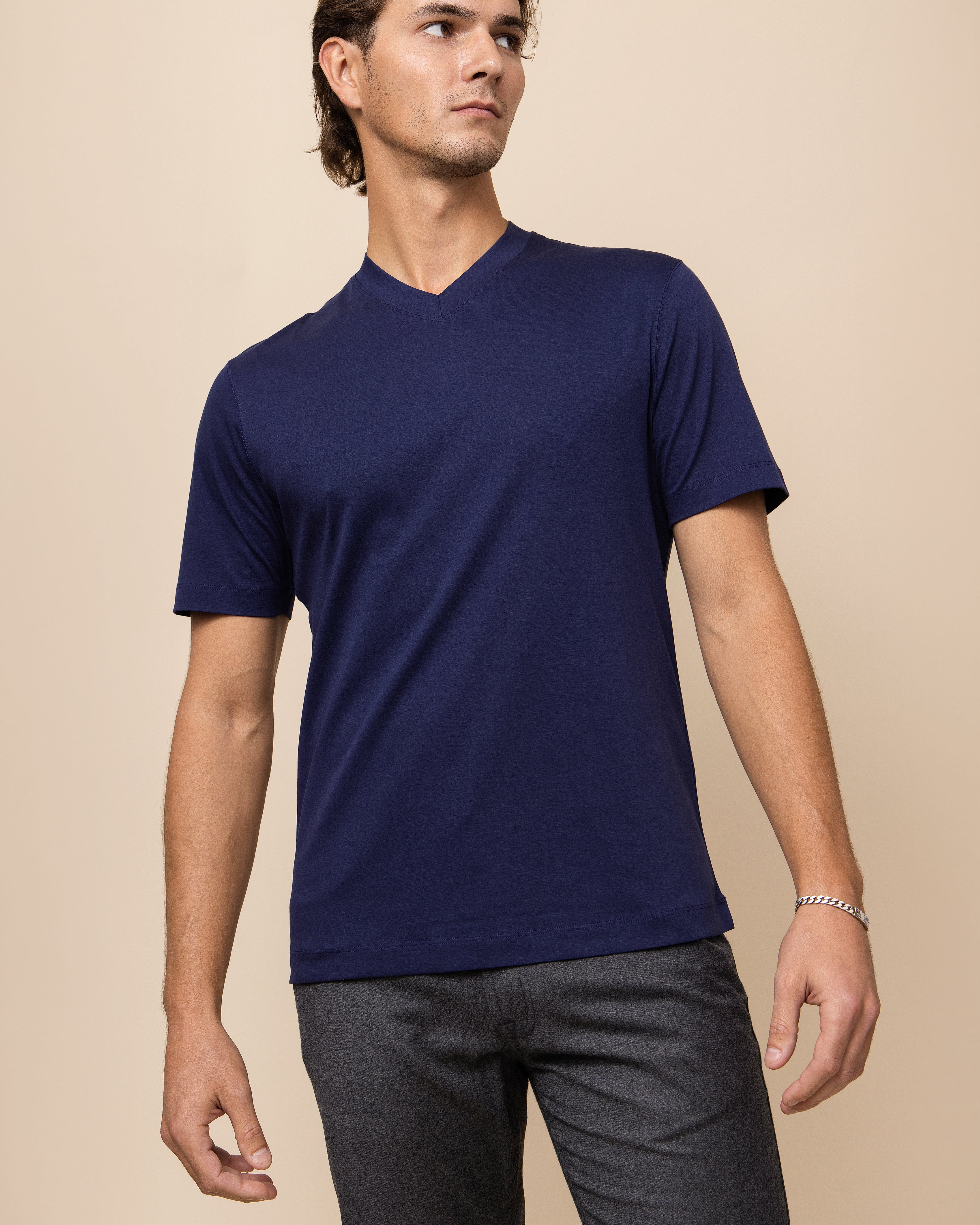 Navy Supima cotton V-neck tee showing tailored neckline and pique jacquard texture, HYDE Positano by Emiliano Zapata