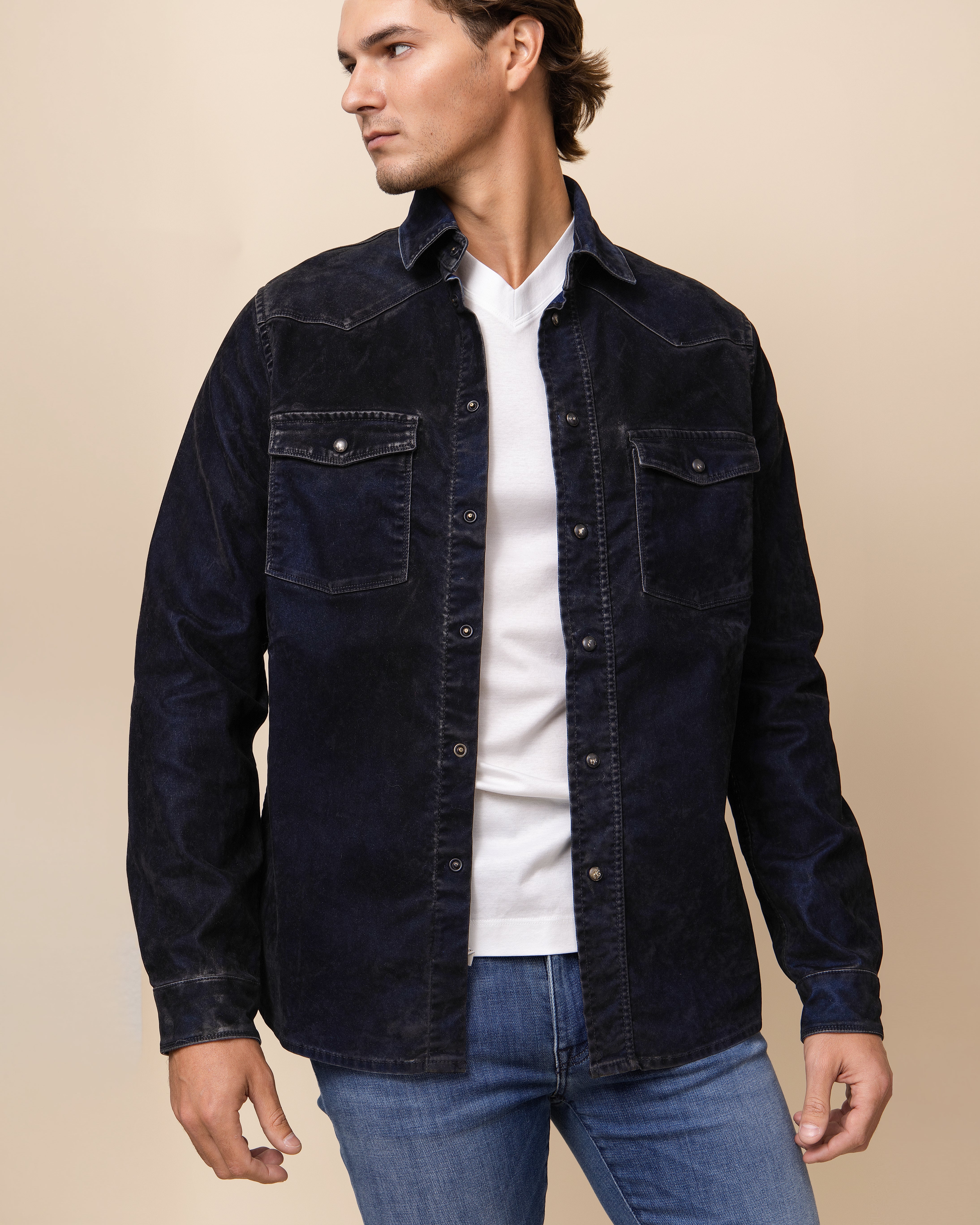 Blue Oxford Western snap shirt showing pointed Western yoke and dual snap-flap chest pockets, HYDE Durango by Teleria Zed