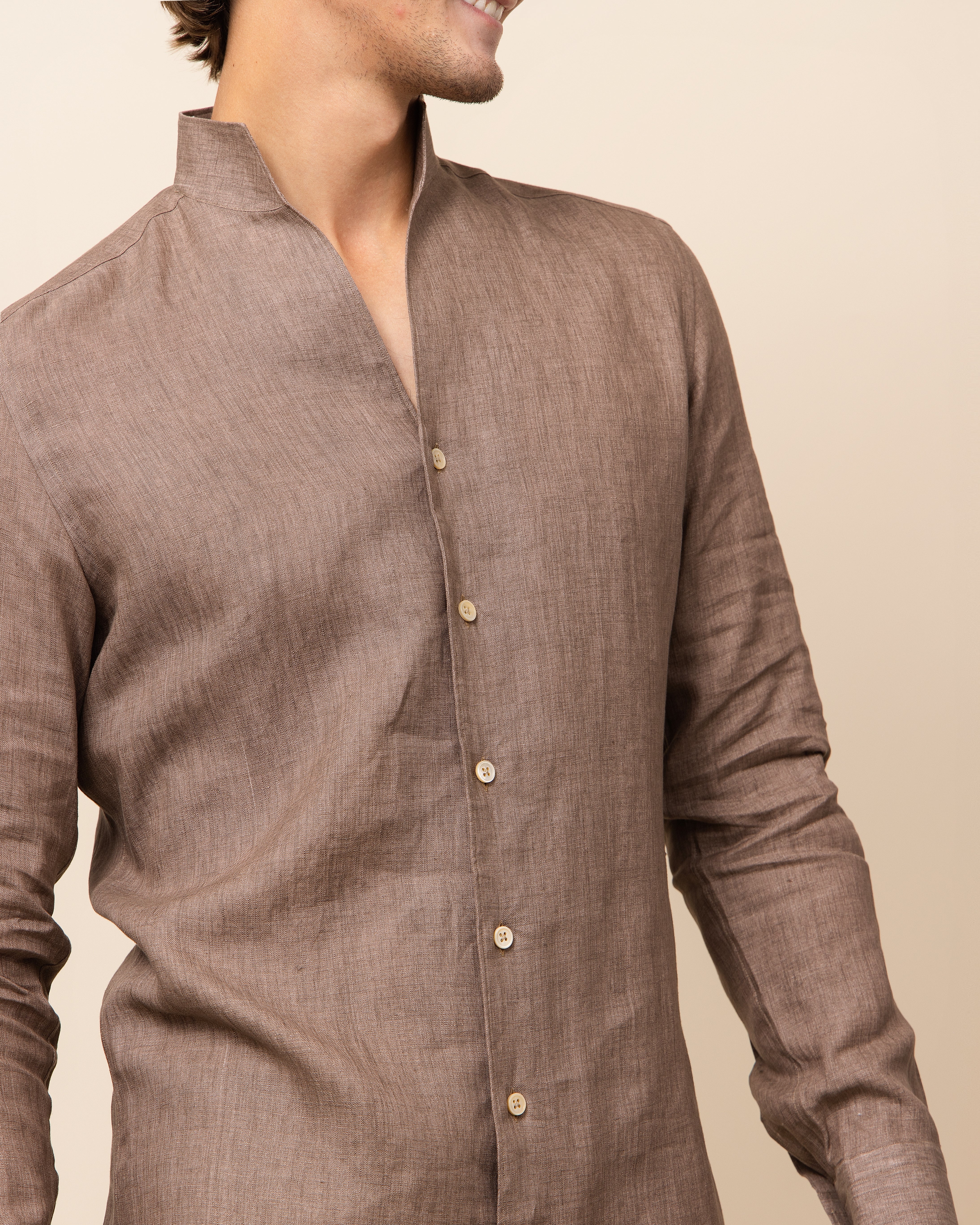 HYDE Lecce Linen Shirt in Melange — soft one-piece Italian collar designed to sit naturally open at the neckline