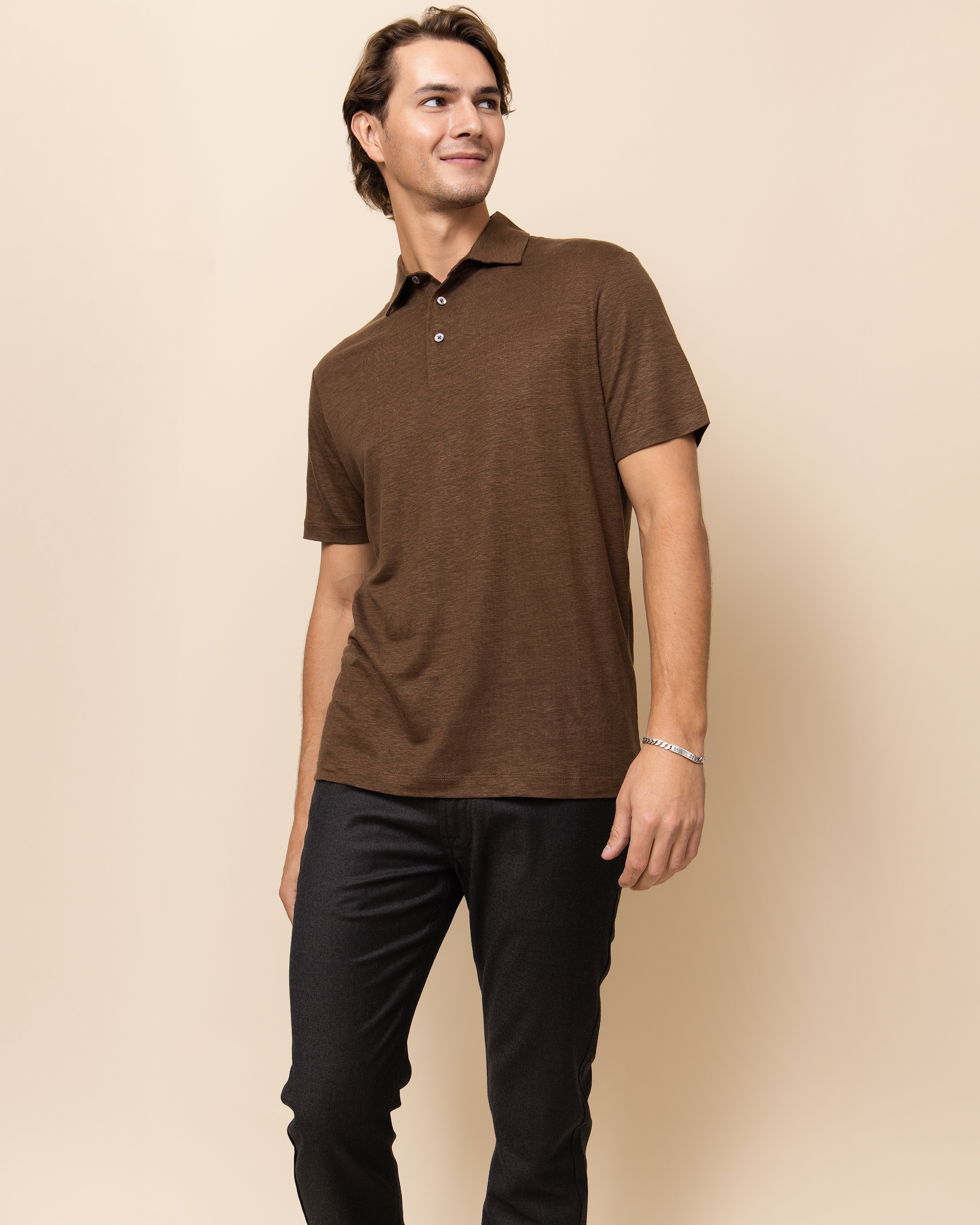 Brown 100% Italian linen knit polo showing collar, placket and mother-of-pearl buttons, HYDE Taormina by Emiliano Zapata