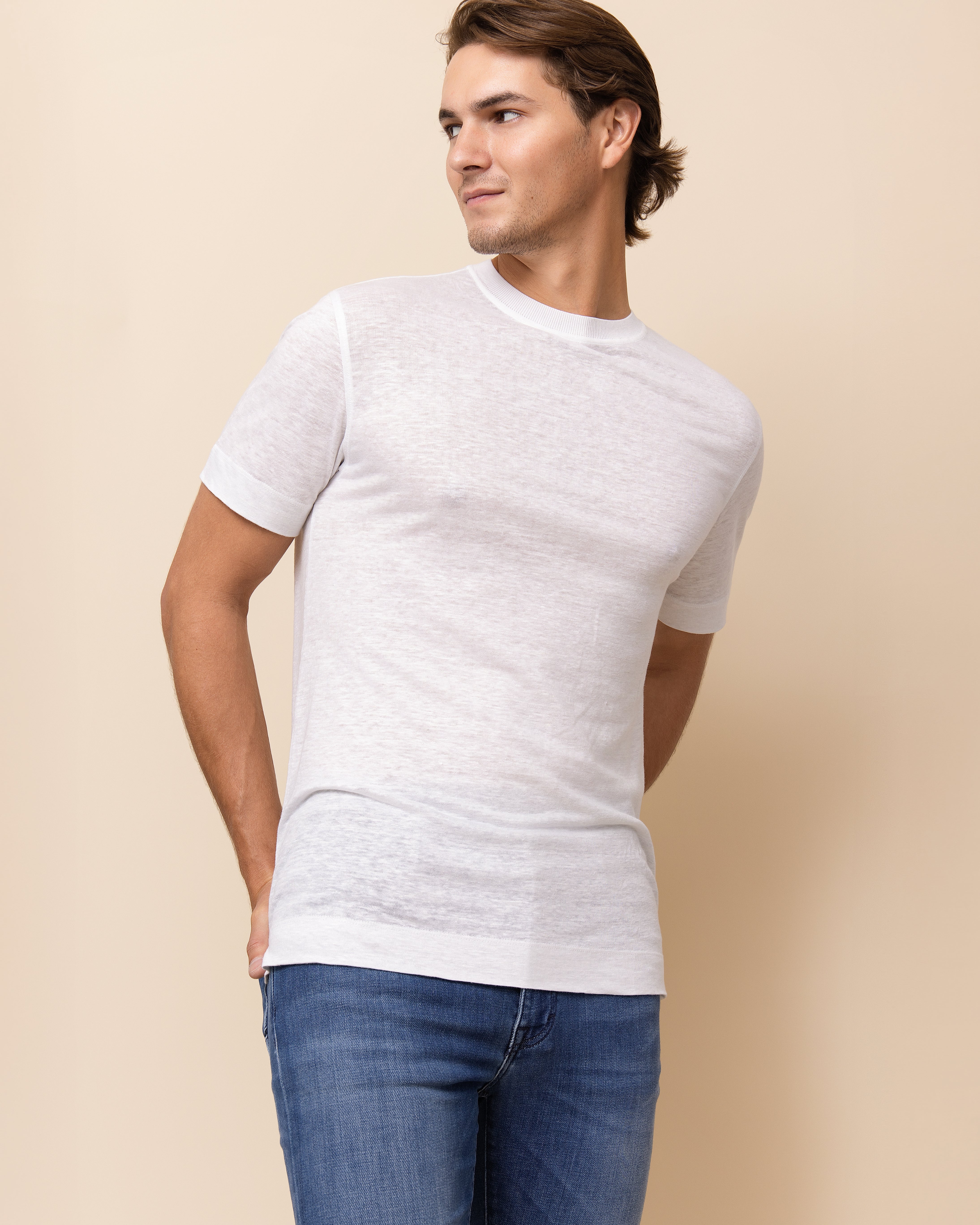 HYDE Venezia men's luxury linen tee in white, close view of breathable Italian linen weave and relaxed drape